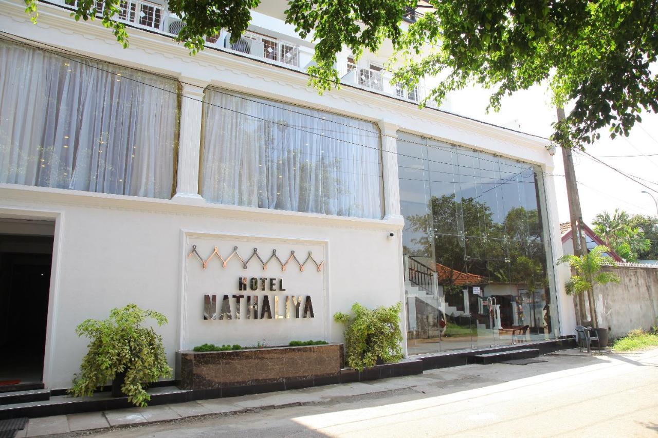 Hotel Nathaliya Katunayake Exterior photo