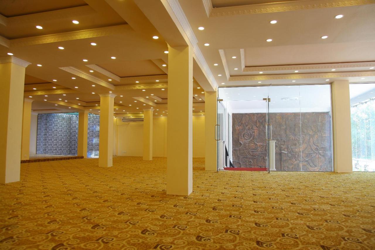 Hotel Nathaliya Katunayake Exterior photo