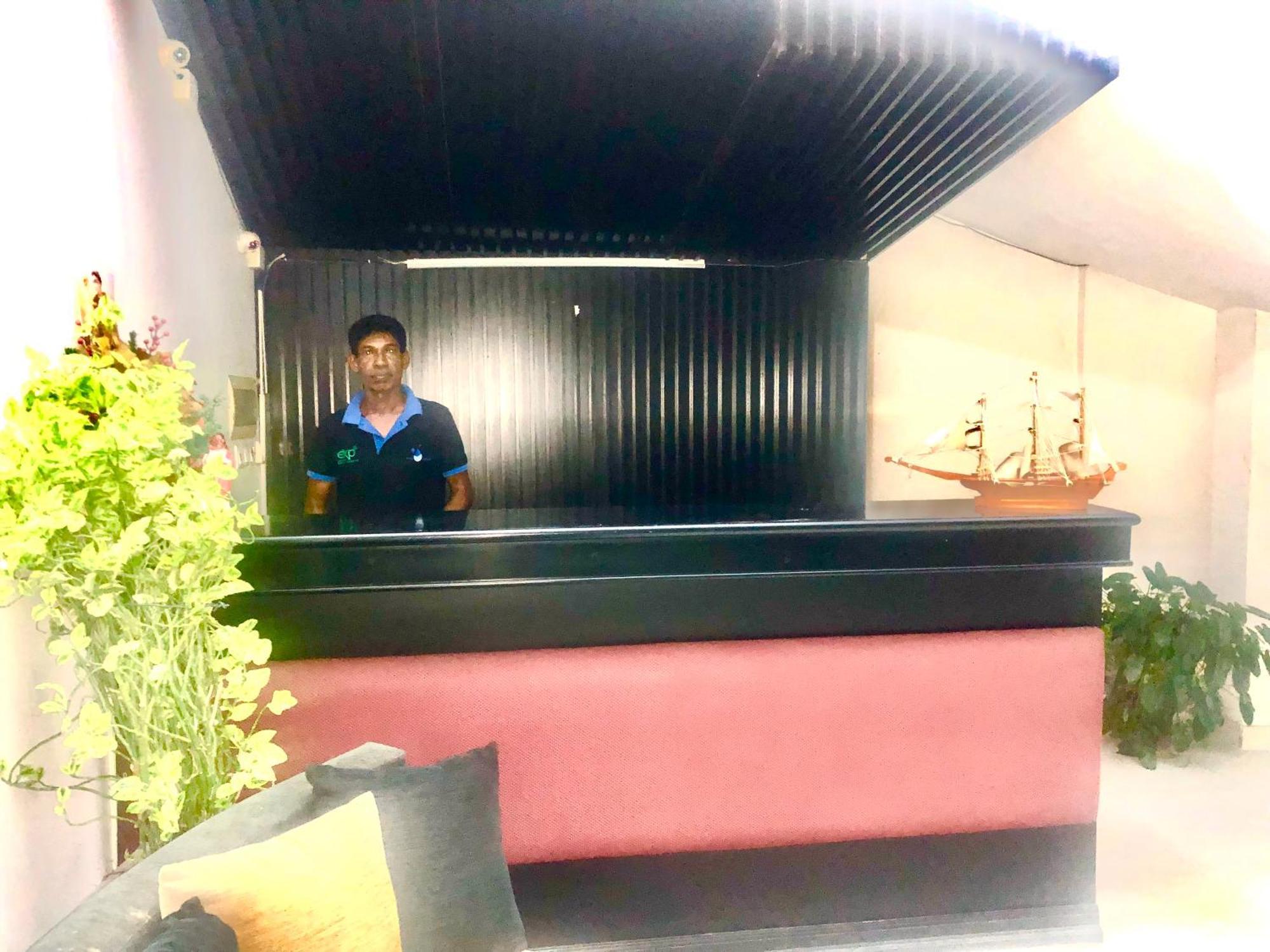 Hotel Nathaliya Katunayake Exterior photo