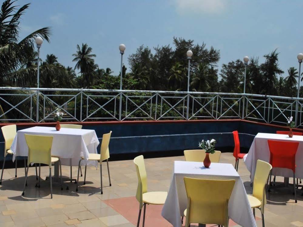 Hotel Nathaliya Katunayake Exterior photo