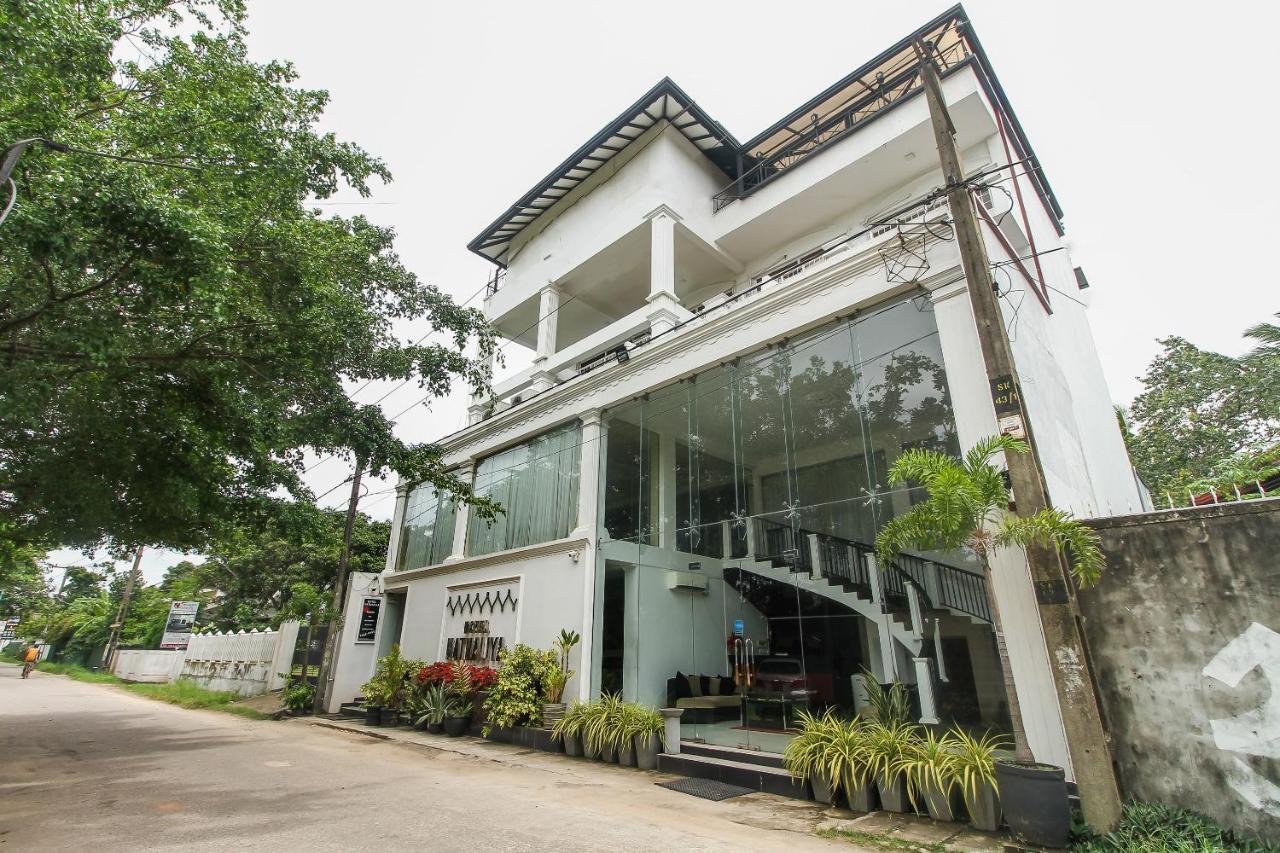 Hotel Nathaliya Katunayake Exterior photo